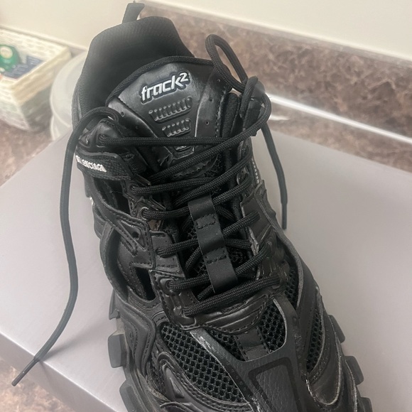 Balenciaga track 2. Only been worn 3 times .need them off my hands - Picture 4 of 6